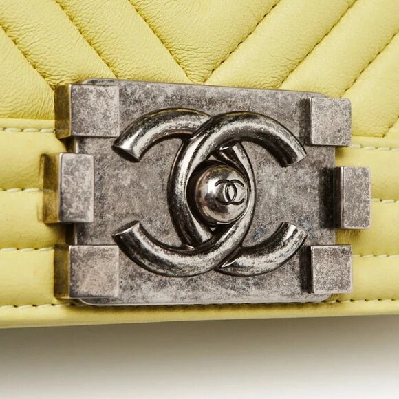 Chanel Light Green Chevron Quilted Lambskin Leather Medium Boy Flap Bag - Picture 9 of 10